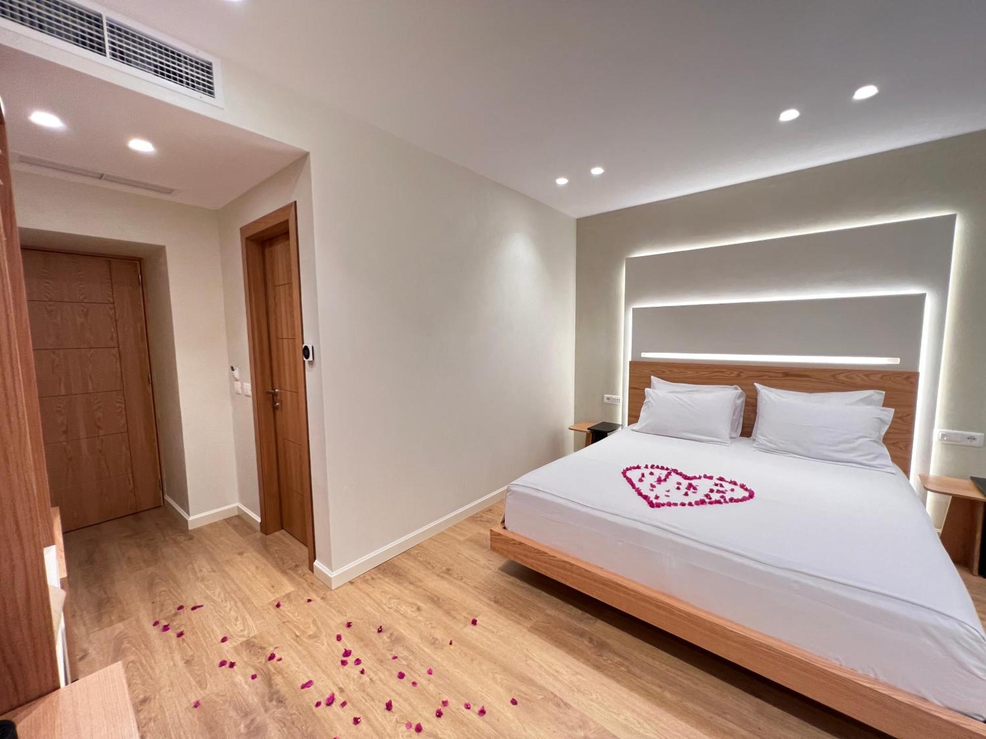 Elpis Guest House Himara Kültér fotó