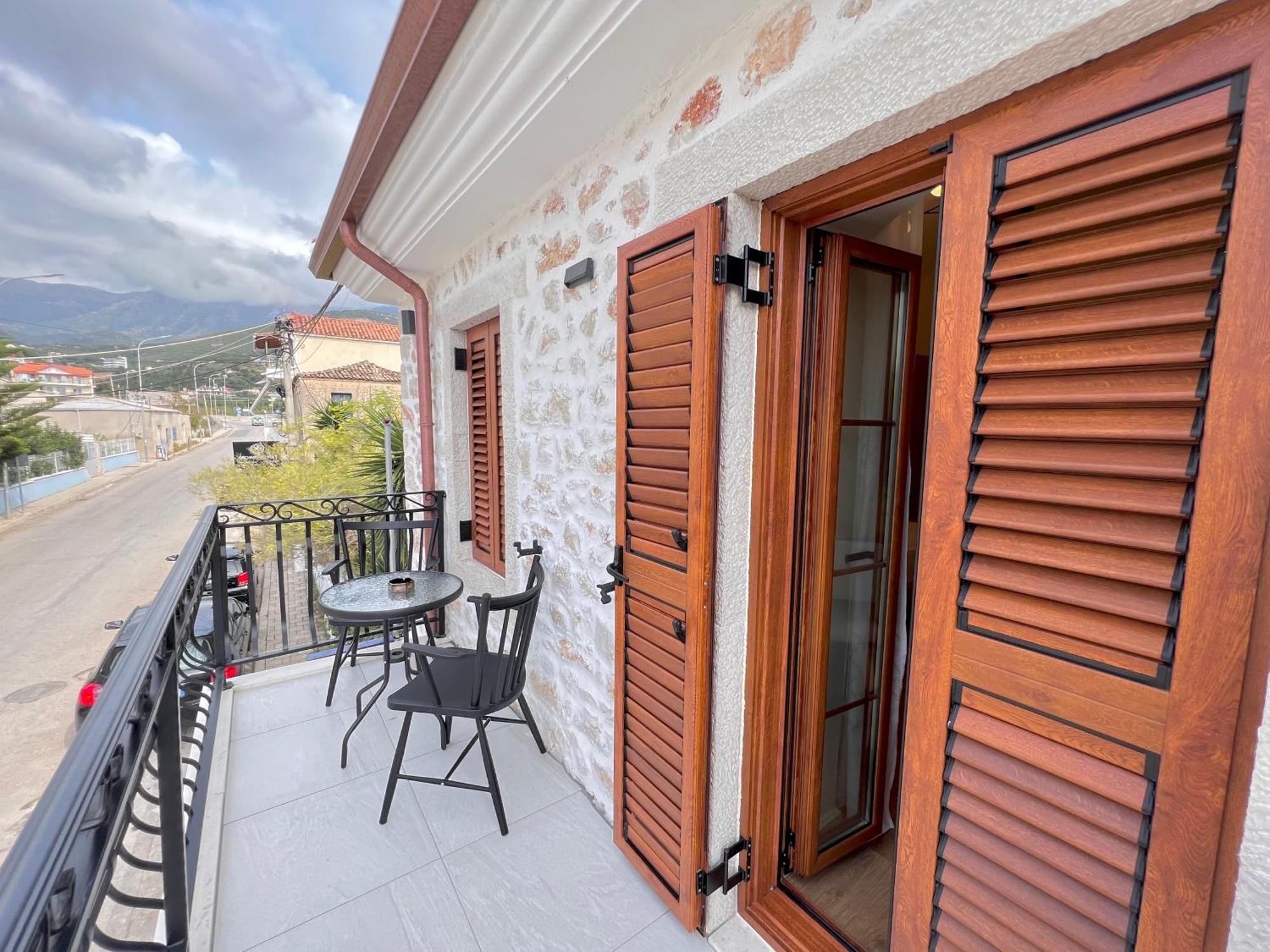 Elpis Guest House Himara Kültér fotó