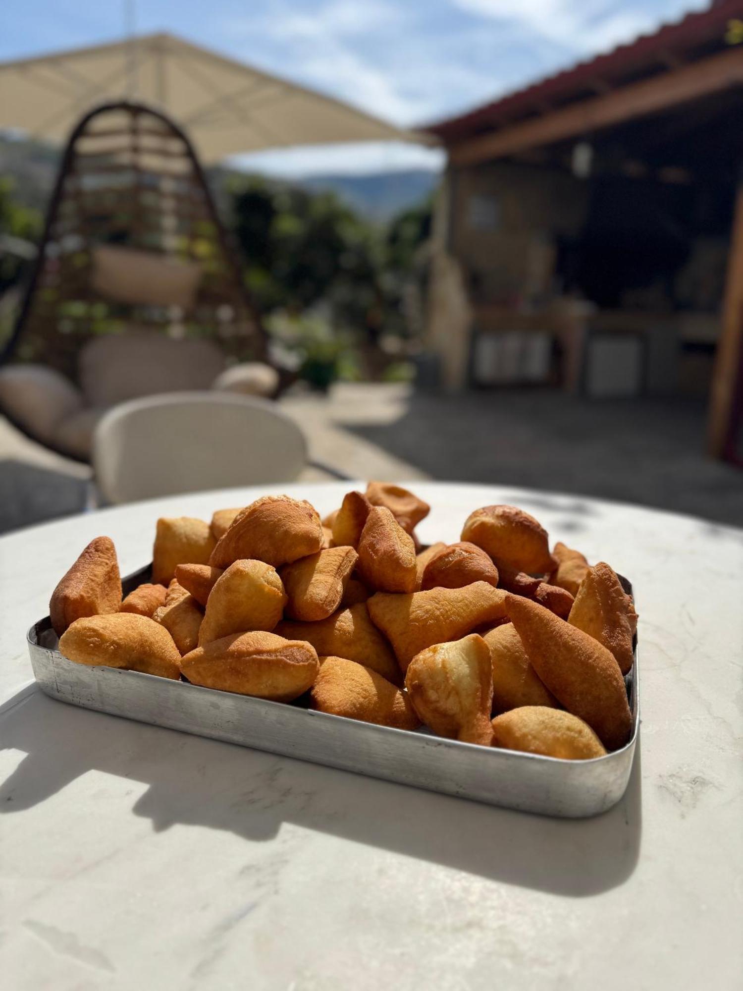Elpis Guest House Himara Kültér fotó